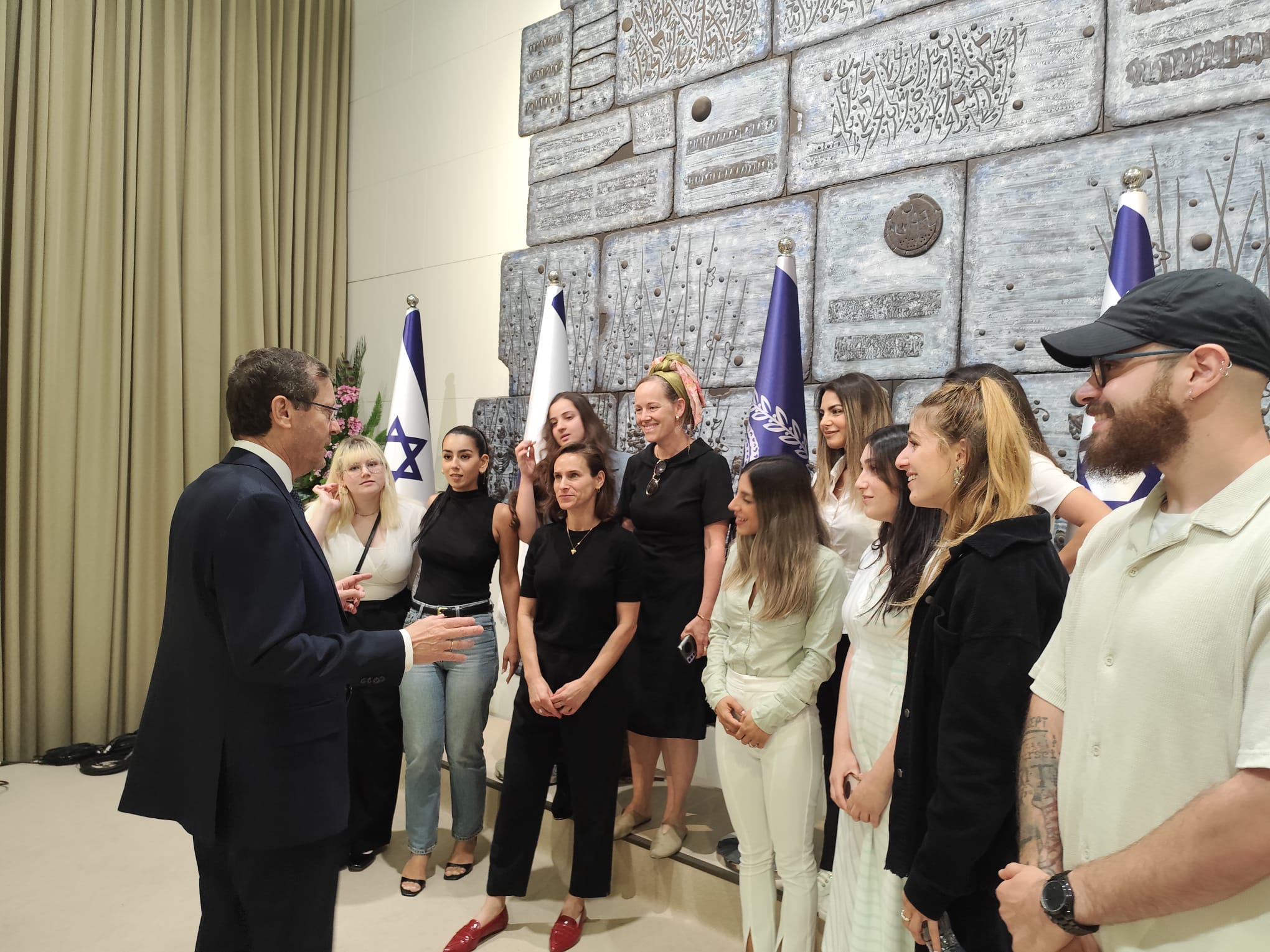 ביקור בחוג התנך בבית הנשיא