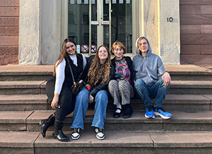 סטודנטים מהמחלקה לאנגלית הלומדים באונ' קרלסרוה בגרמניה