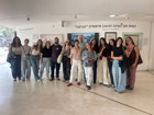 קבוצות ההדרכה של חן ואיריס בצפייה במחזה אוי אלוהים.jpg