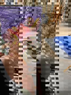 ציור של אישה מסדנת מיומנות קלאסית